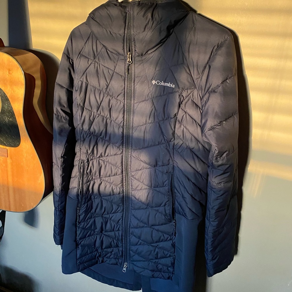 Columbia Long hooded down jacket